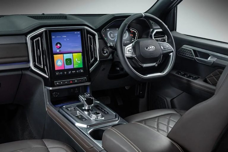 jac-t9-interior