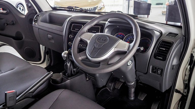 jac-x200-sc-interior
